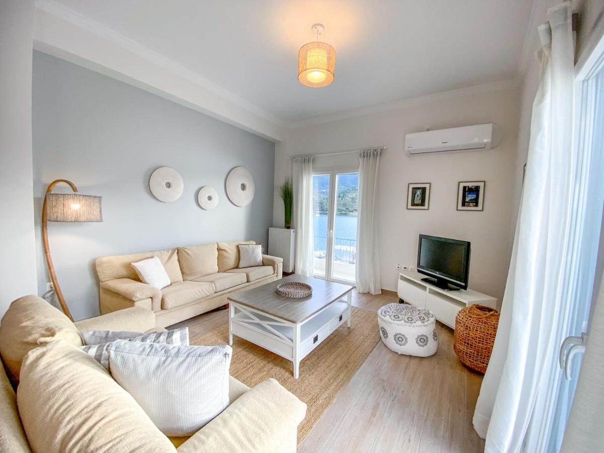 فيلا Beautiful House By The Sea Poros Town المظهر الخارجي الصورة
